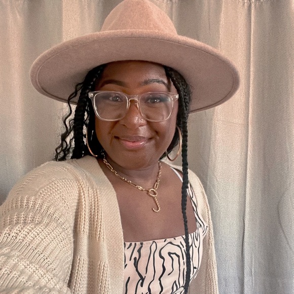 Meet your Posher, Jasmyne - Picture 1 of 1